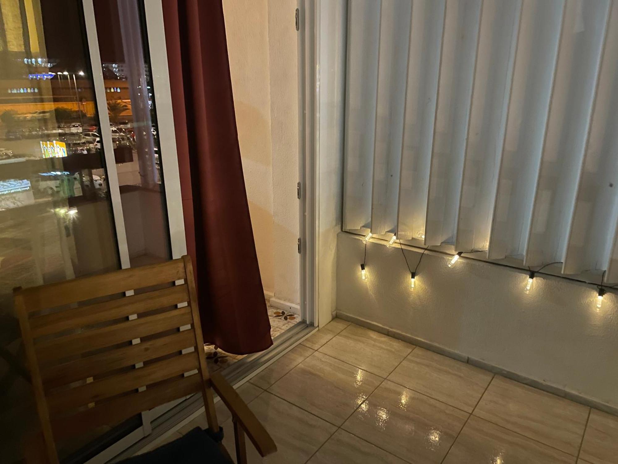 4th Floor Yumbo Centrum Apartment *