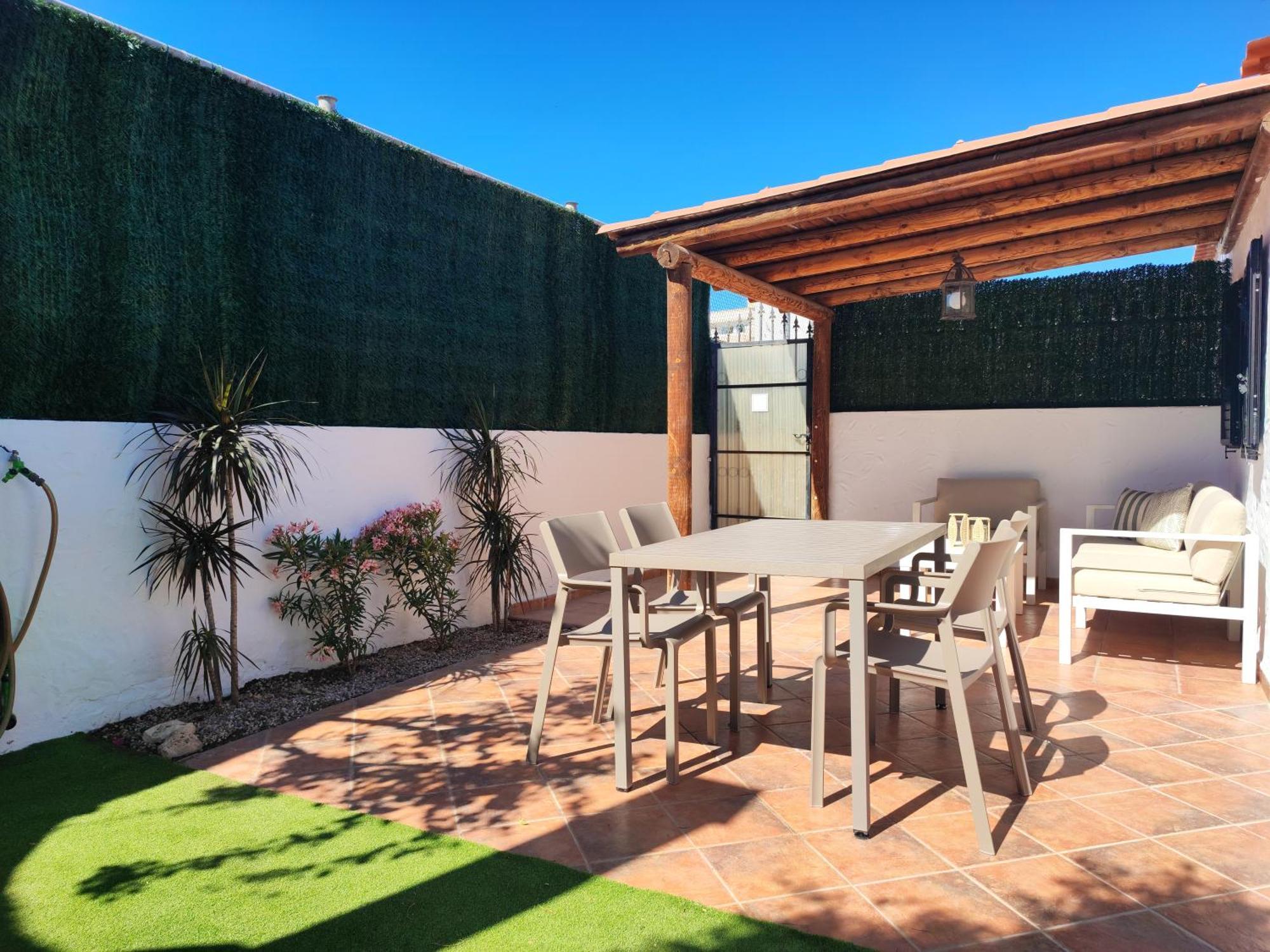 Con Jardin Privado Junto Al Yumbo Appartement