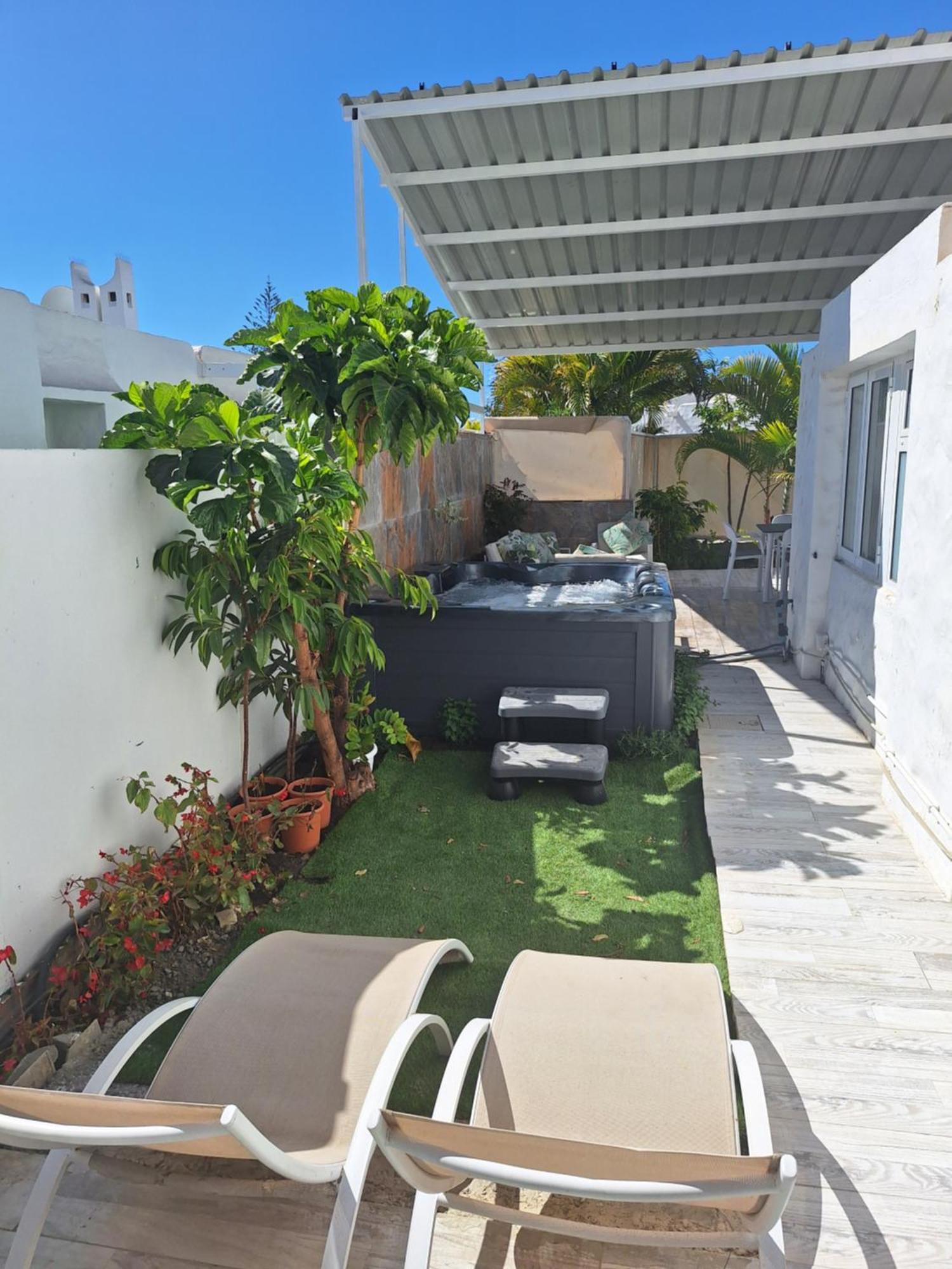 Bungalow 2-4 With Jacuzzi * Playa del Inglés