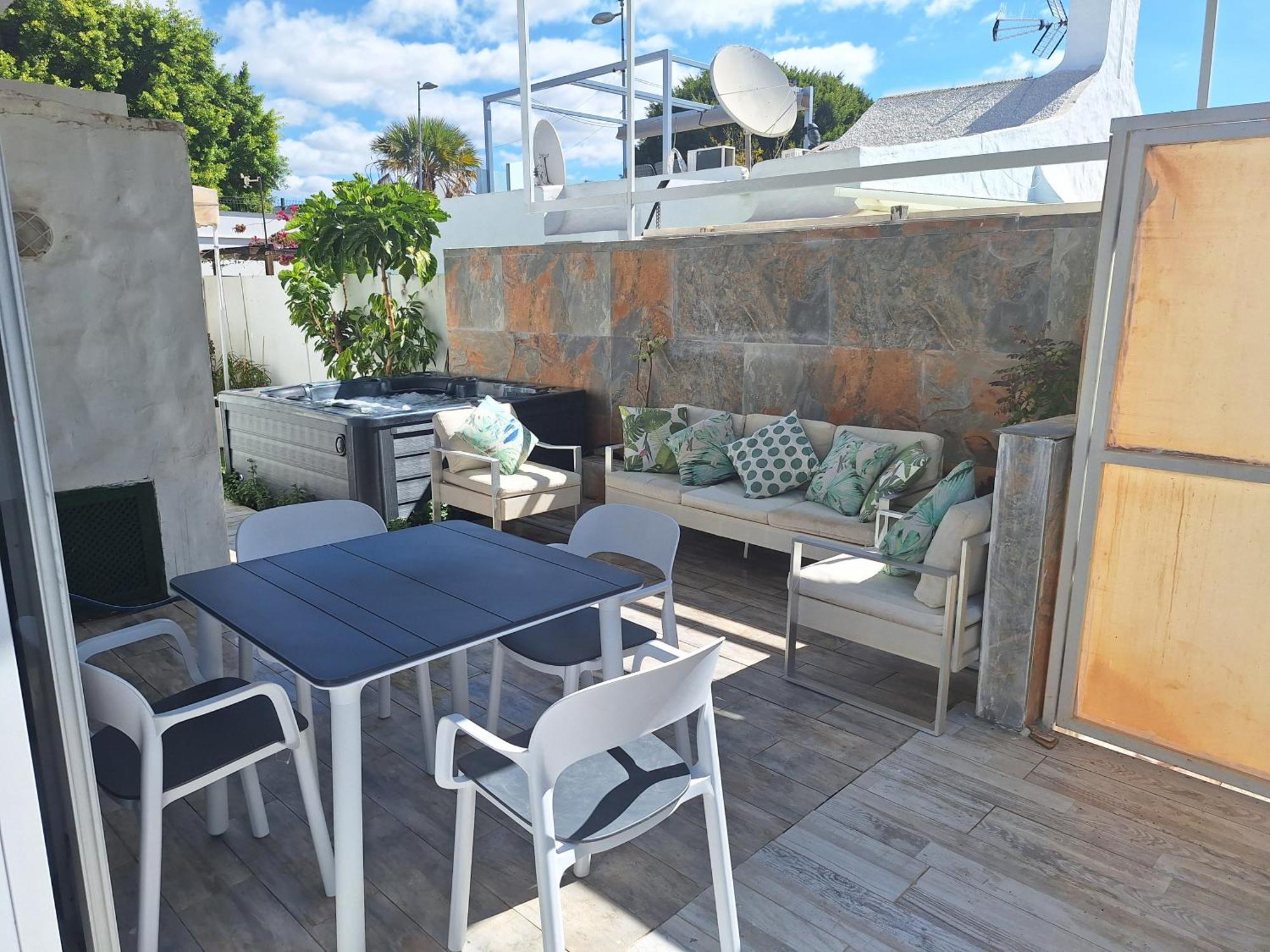 Bungalow 2-4 With Jacuzzi Appartement Playa del Inglés