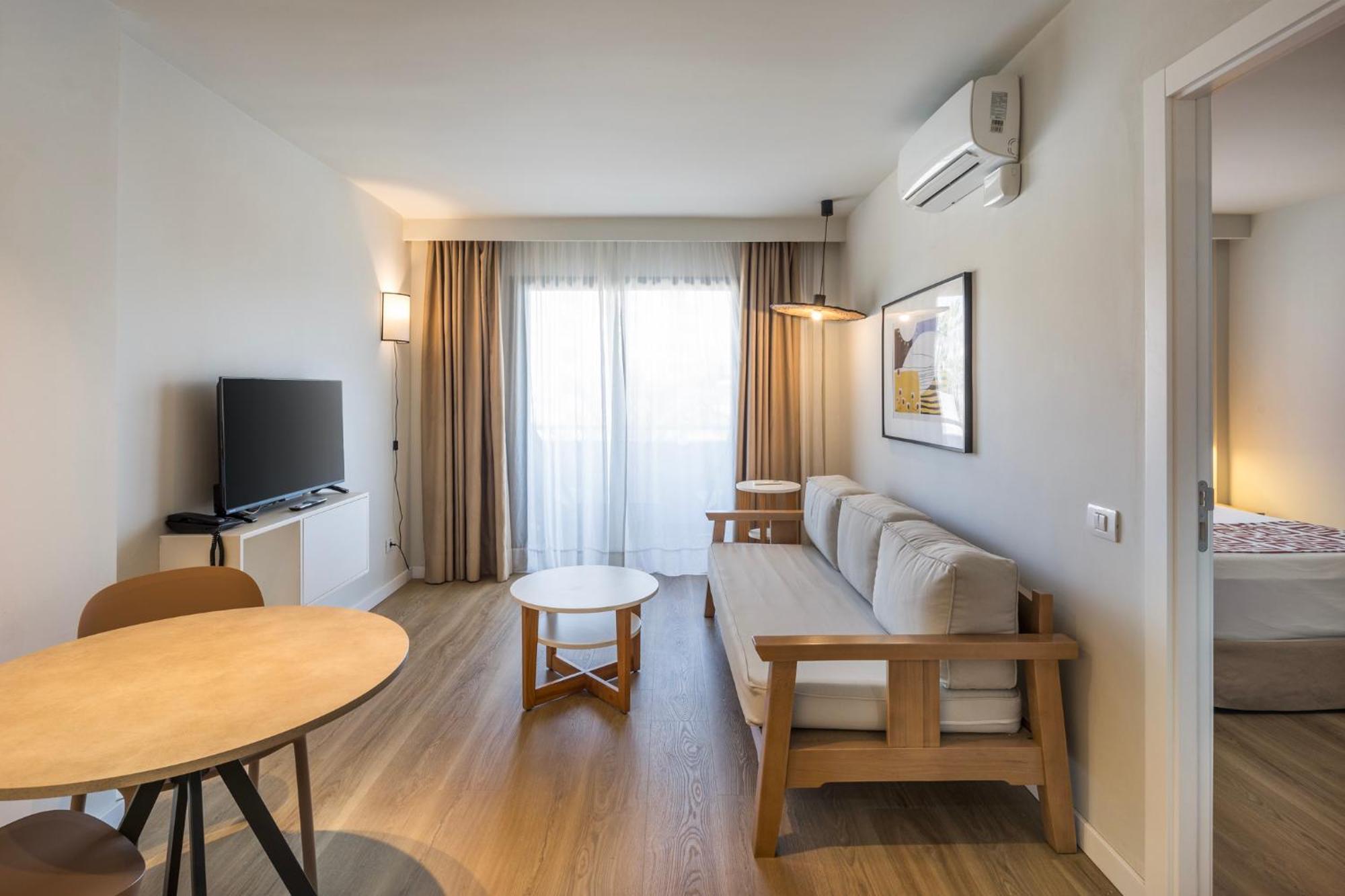 Livvo Anamar 4*
