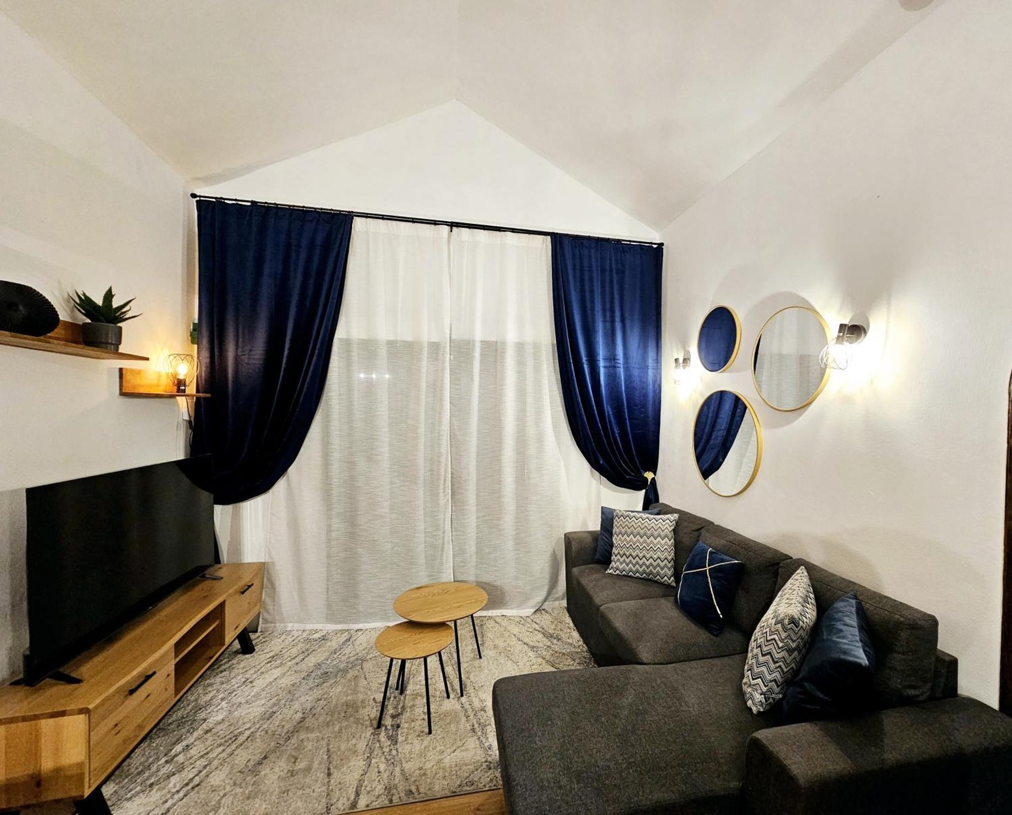 Apartment Hdfm Collection - *