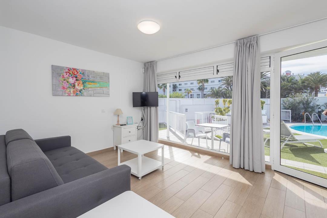 Lightbooking Alemania Piscina Privada Playa del Inglés
