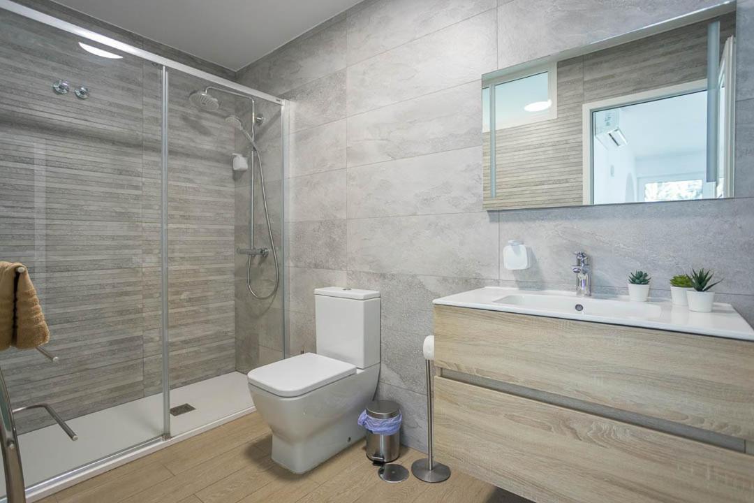 Lightbooking Alemania Piscina Privada * Playa del Inglés