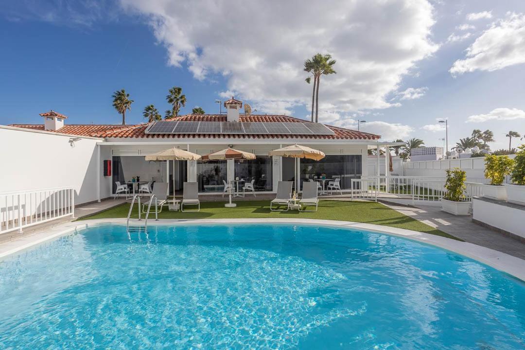 Lightbooking Alemania Piscina Privada