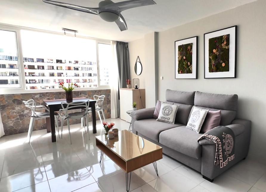 Con Piscina Y Aire Acondicionado Apartment
