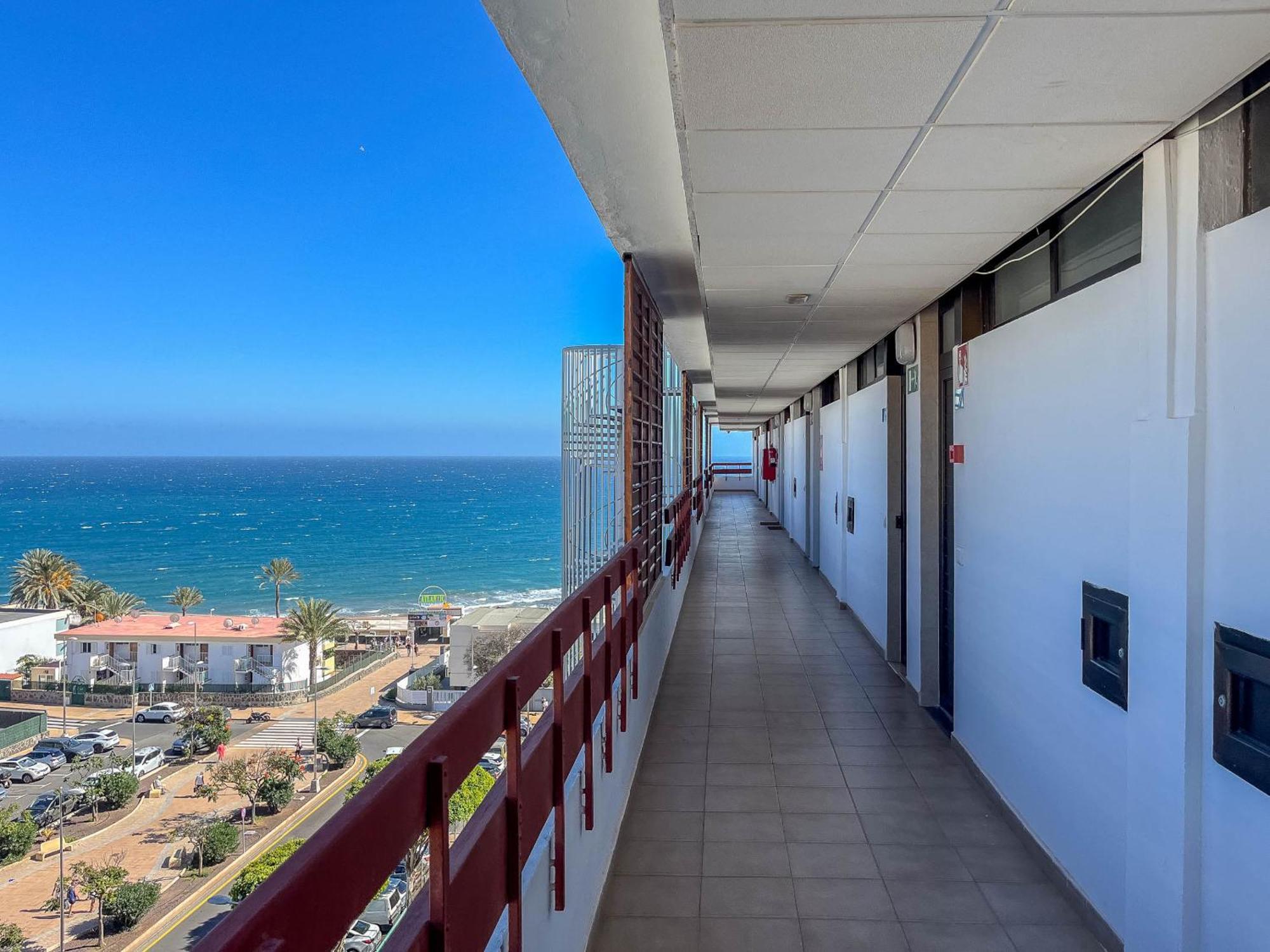 Arenas Cosy Flat - Balcony & Ac