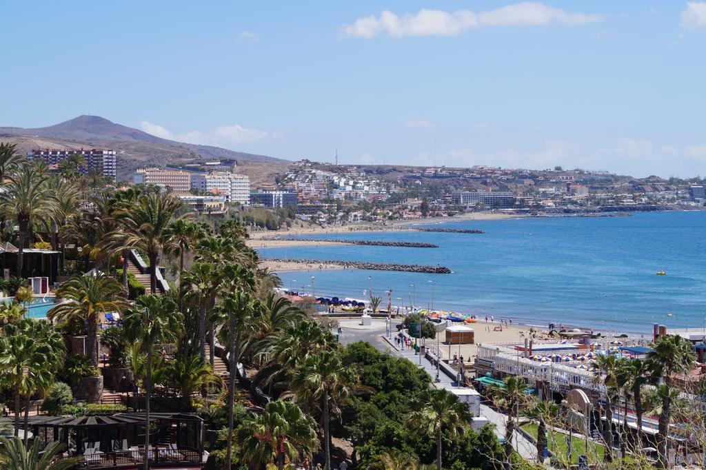 Luna Beach *