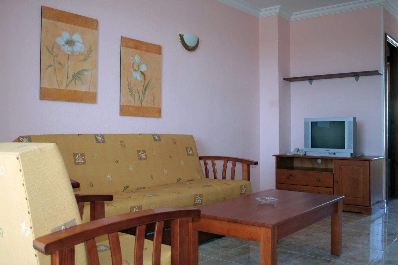 Tilos Huoneisto