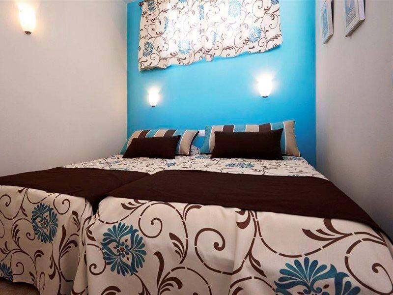 Dolores - Adults Recommended * Playa del Ingles (Gran Canaria)