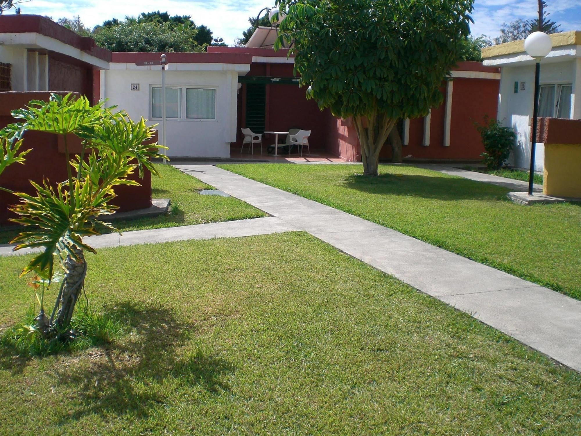 Hotel Gay Bungalows Los Tucanes 3*