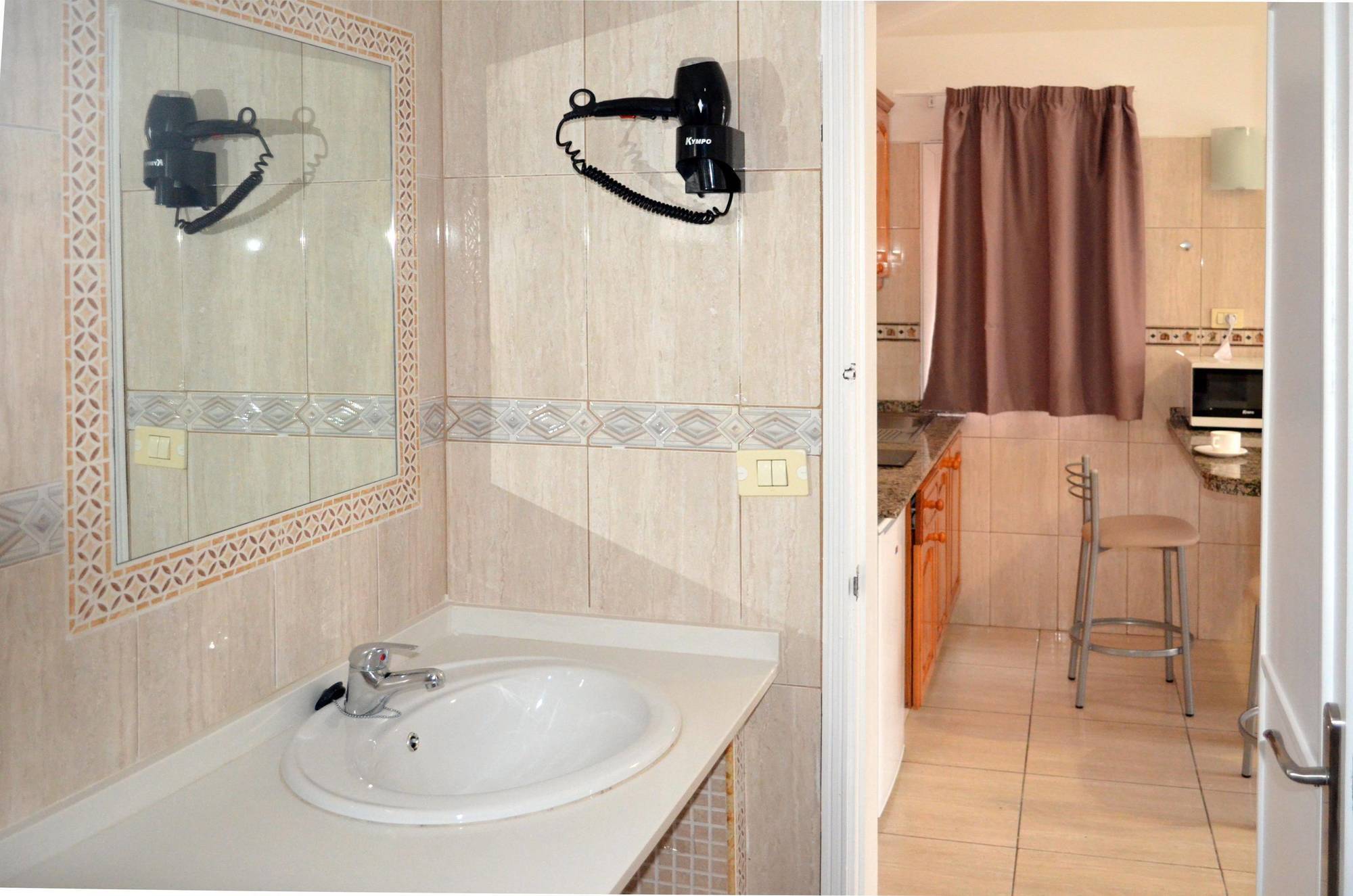 Los Arcos Apartamento *