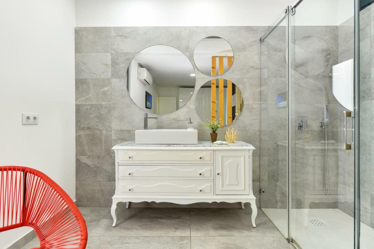 Cozy For 6 In Gd04 By Villagrancanaria *