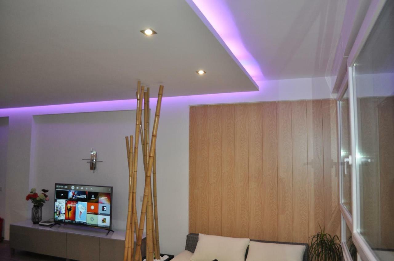 Premium Yumbo Wifi A/c Apartment
