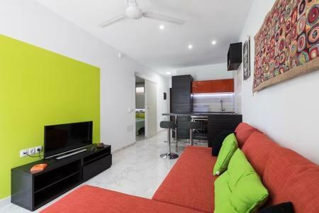 Apartment 5 Min Walk From Yumbo 208 Playa del Ingles (Gran Canaria)