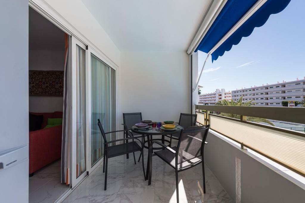 5 Min Walk From Yumbo 208 *