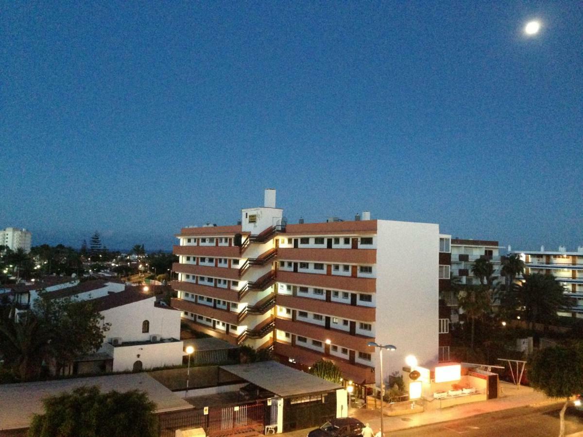 With A View - Playa Del Ingles, Taidia