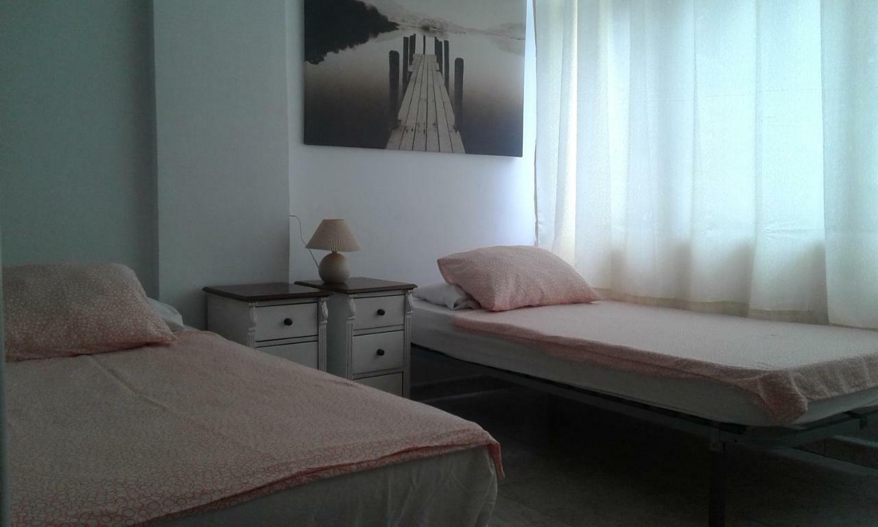 Close To Yumbo,free Parking Apartment