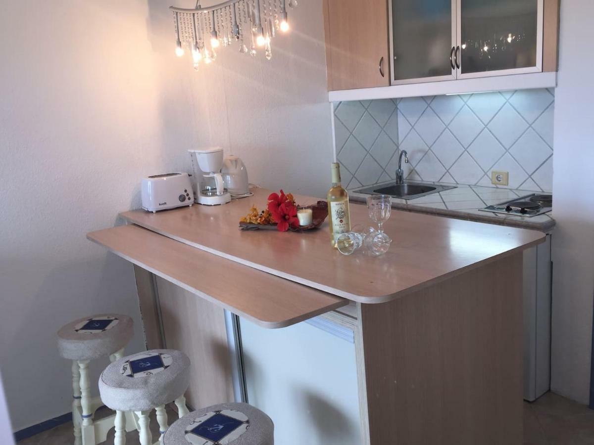 5 Min Walk From Yumbo! 417 Huoneisto *