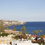 Modern Apartment With Sea Views And Fast Fiber Wifi