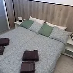 Yumbo Holiday Apartment - Tanife Cas