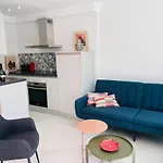 Top-Apartment Near Yumbo