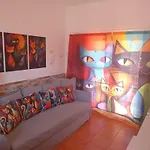 Casita De Gatas Olia
