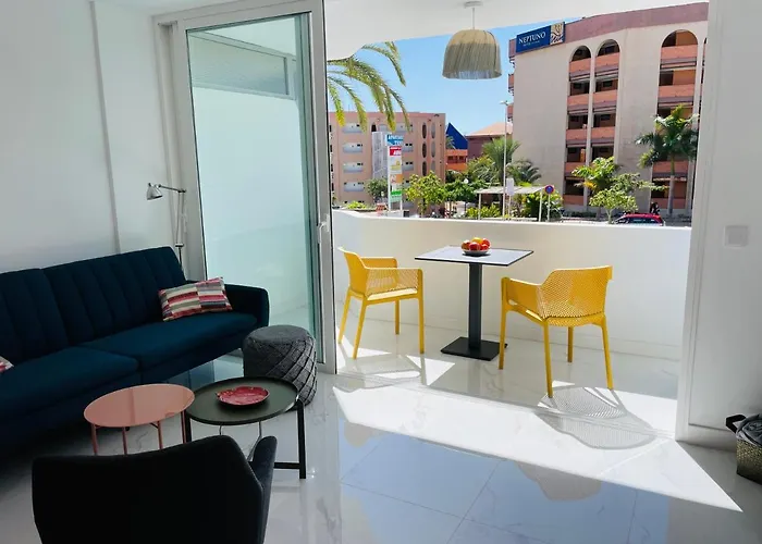 Top-Apartment Near Yumbo