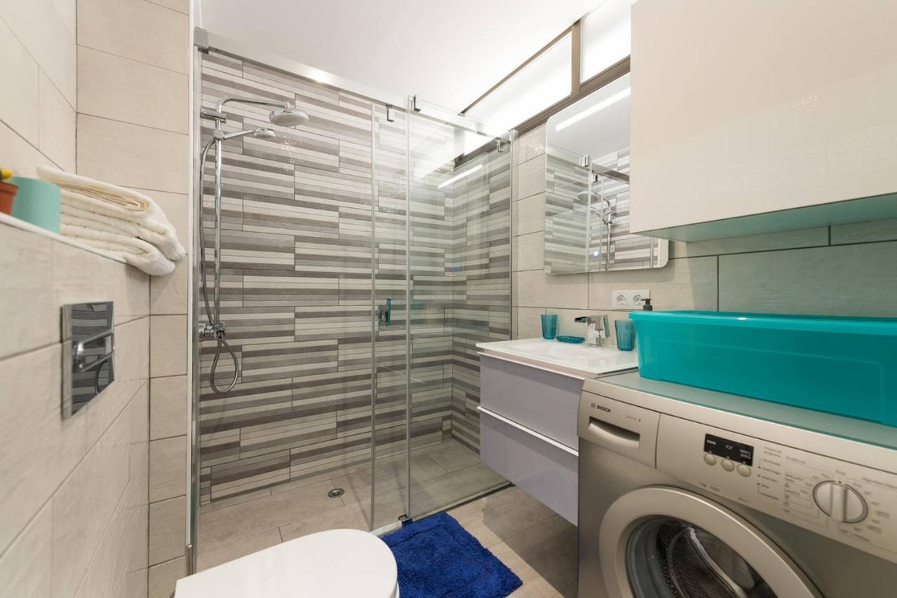 Modern With Sea Views And Fast Fiber Wifi