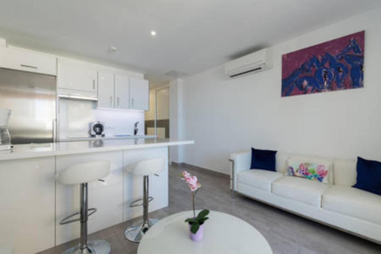 Modern With Sea Views And Fast Fiber Wifi