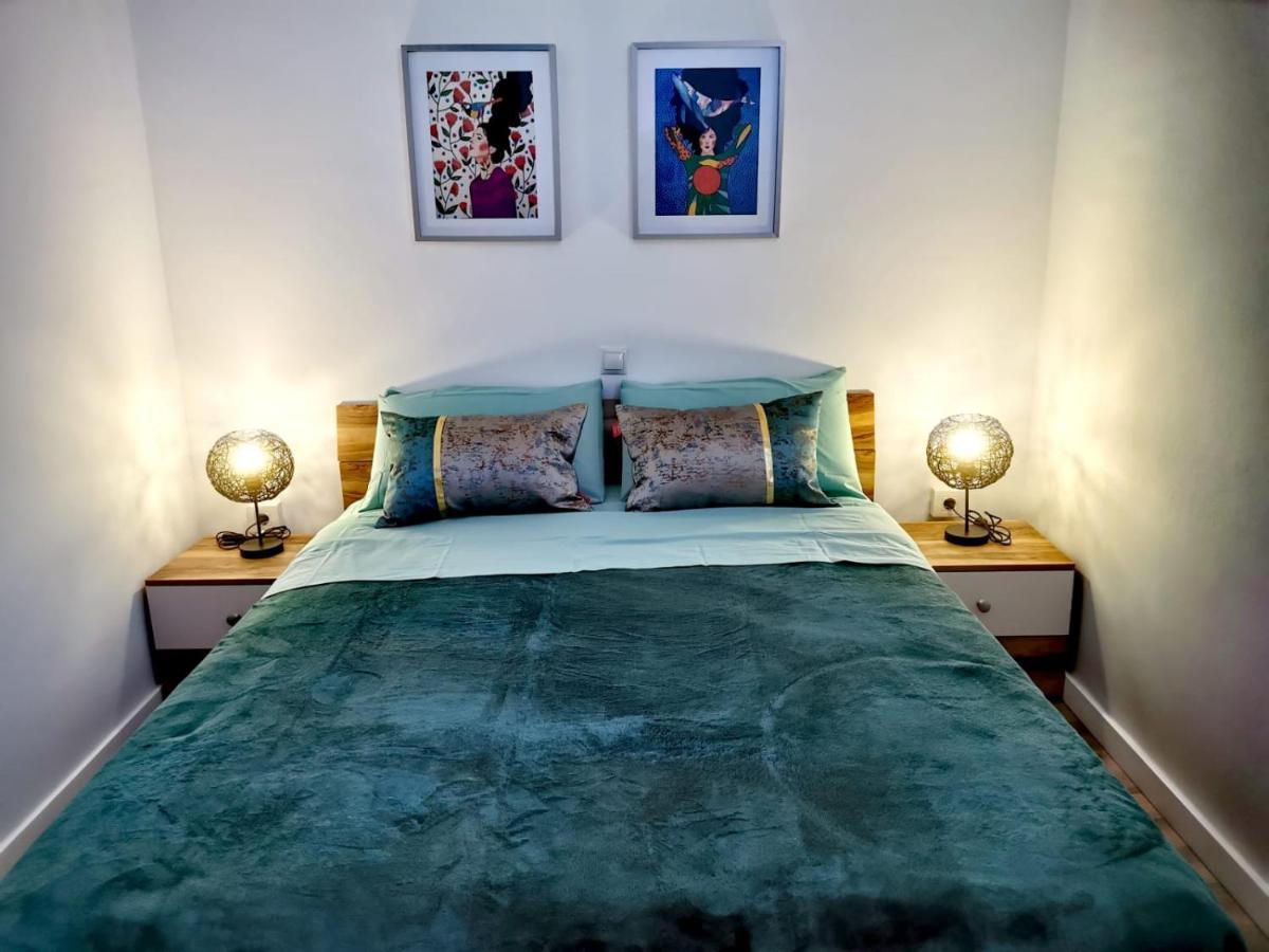Apartment Yumboflat Two Bedroom *