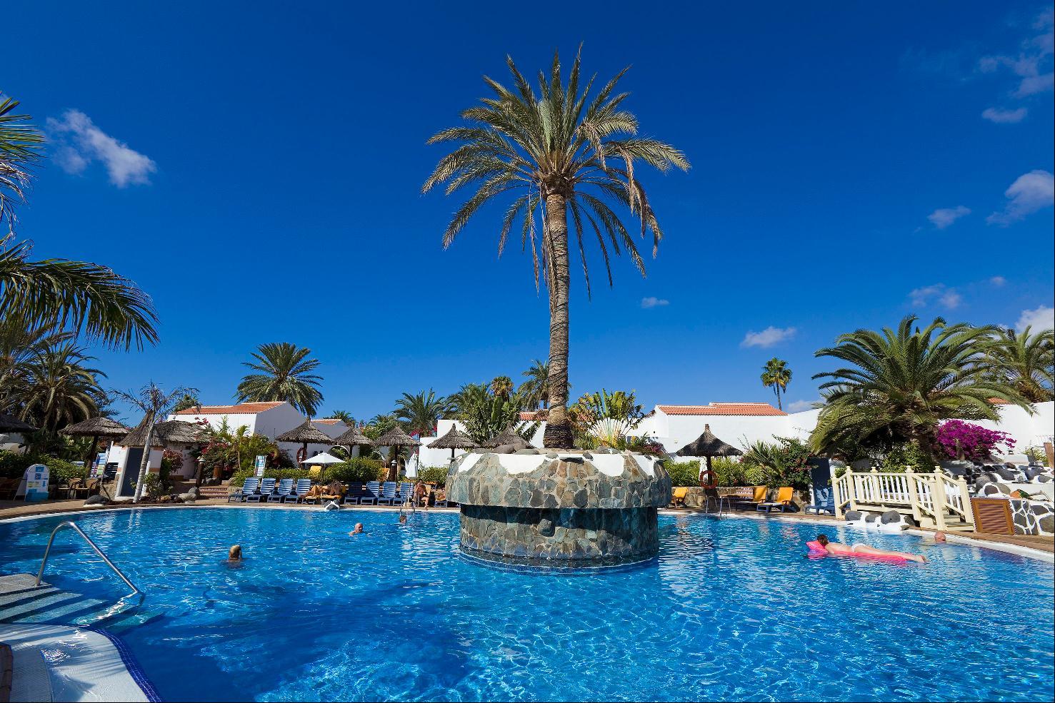 Sol Barbacan Apartahotel