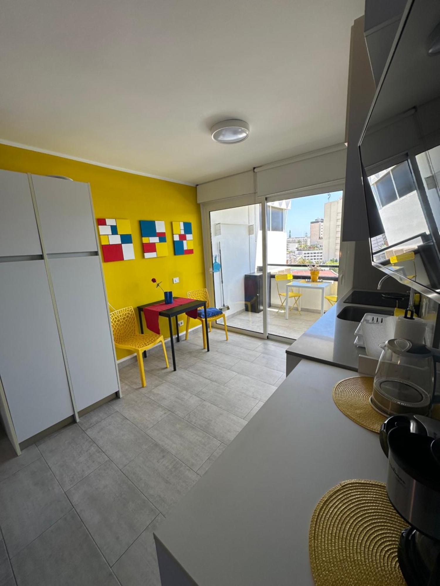 Estudio Mondrian Apartahotel