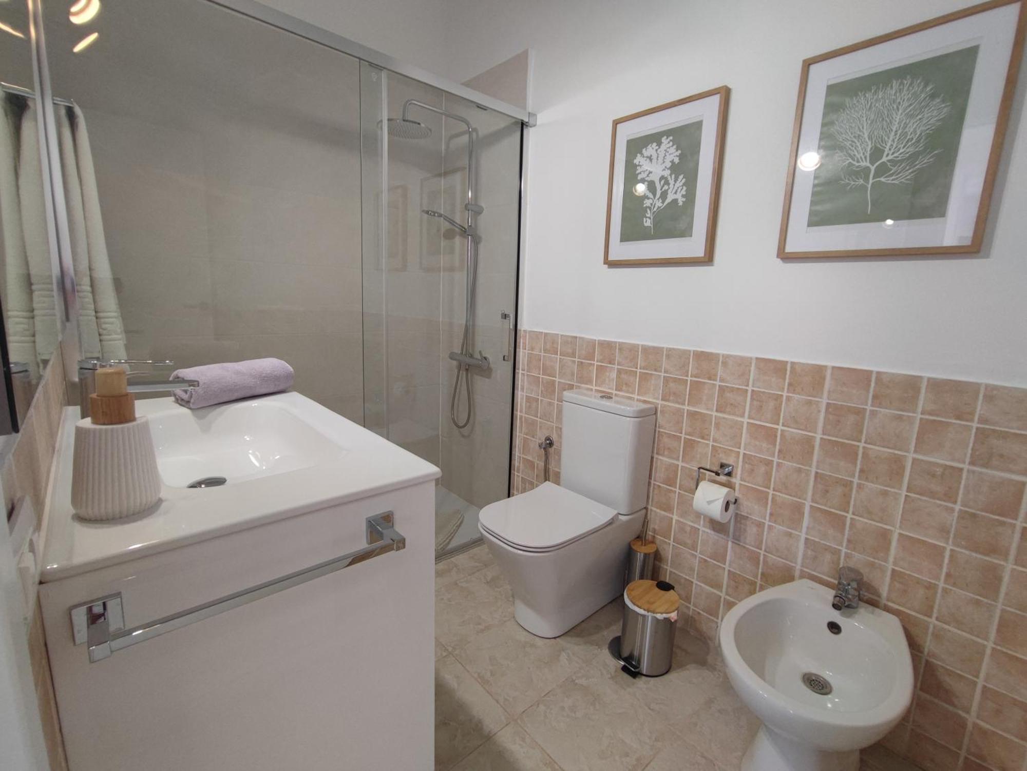 Con Jardin Privado Junto Al Yumbo Apartment *